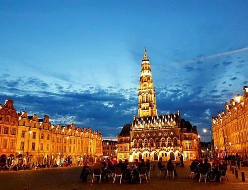 Au Coeur De La Grand Place Arras Dış mekan fotoğraf